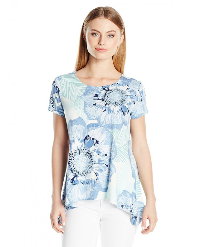 Women's Plus Size Floral Short Sleeve Knit Top With Sharkbite Hem ...